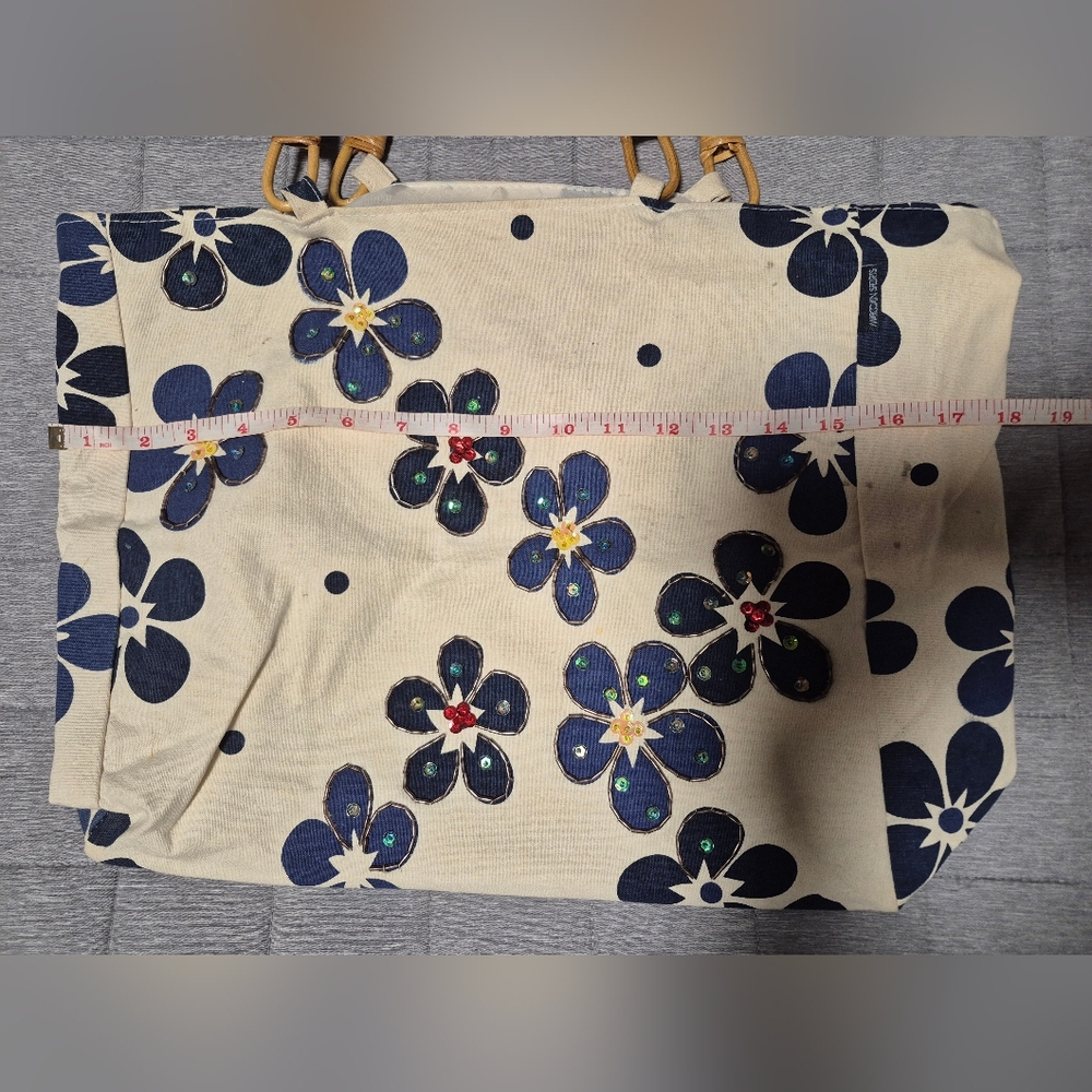 Vintage Canvas Beach Bag with Bamboo Handles - Picture 9 of 10